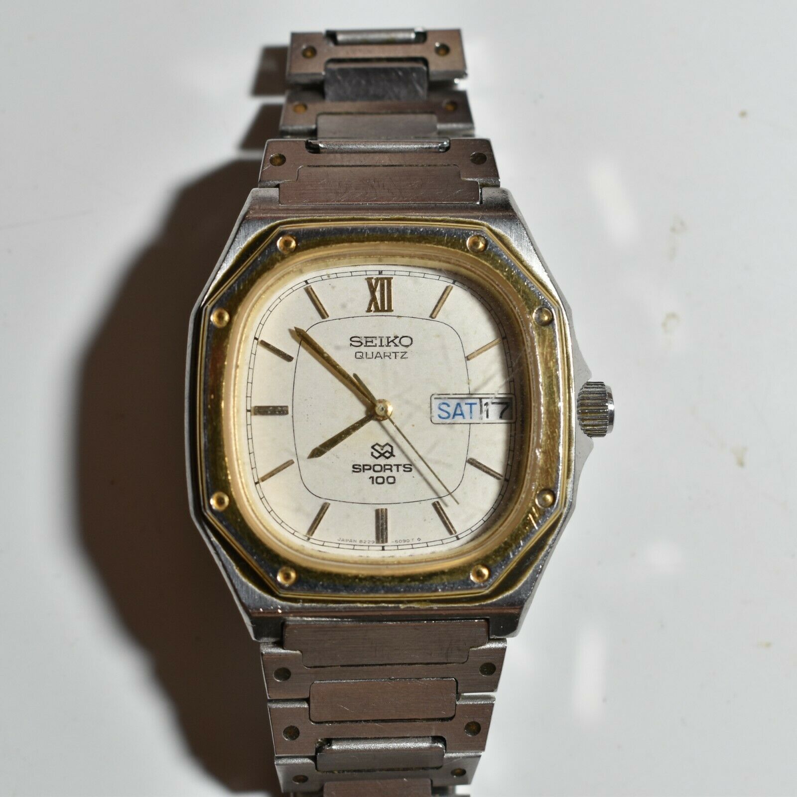 jaco1009 AUTHENTIC Vintage Gents SEIKO QUARTZ SQ SPORTS 100 8229 Day