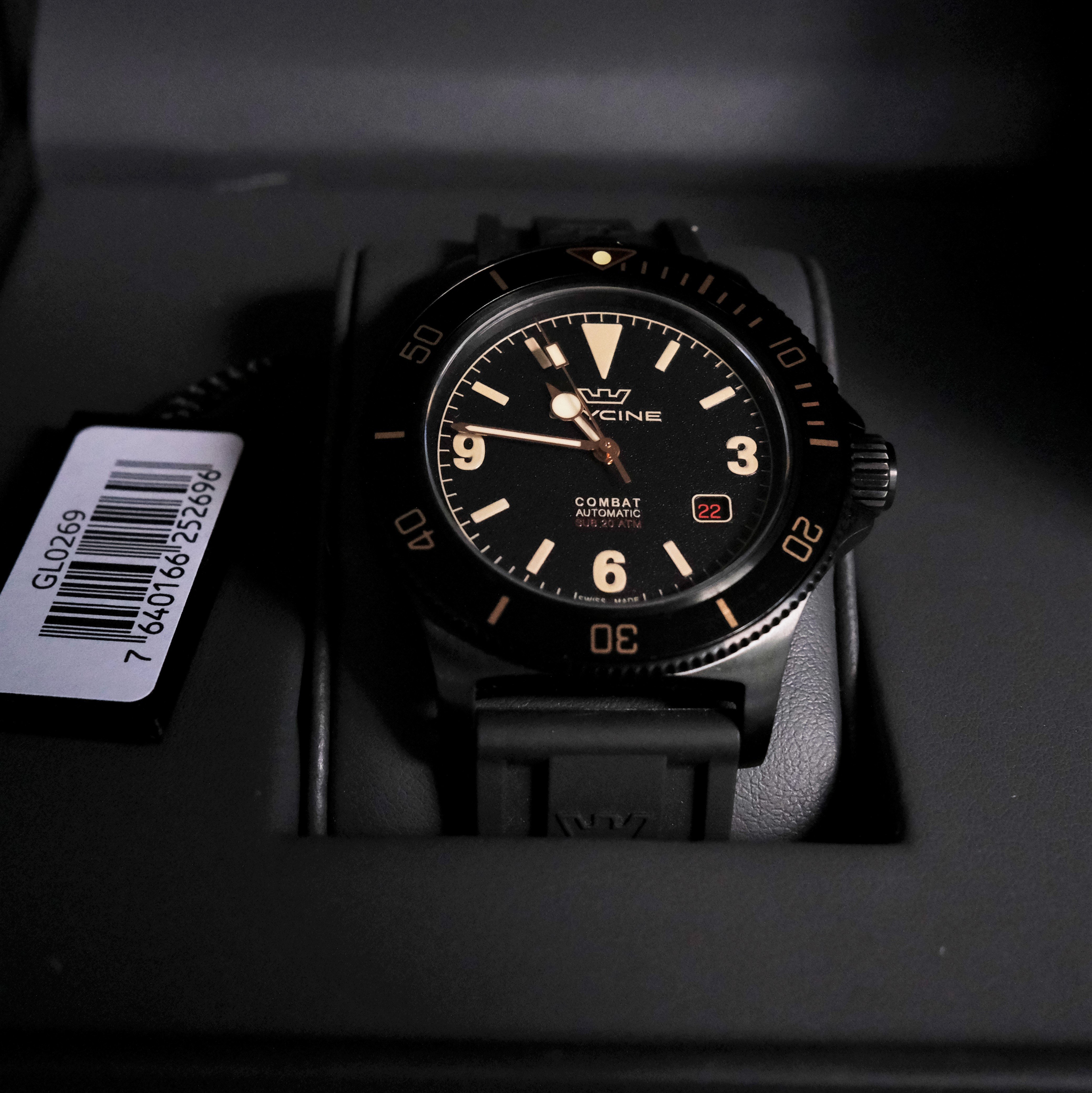 279 USD Glycine Combat Sub Full Black WatchCharts