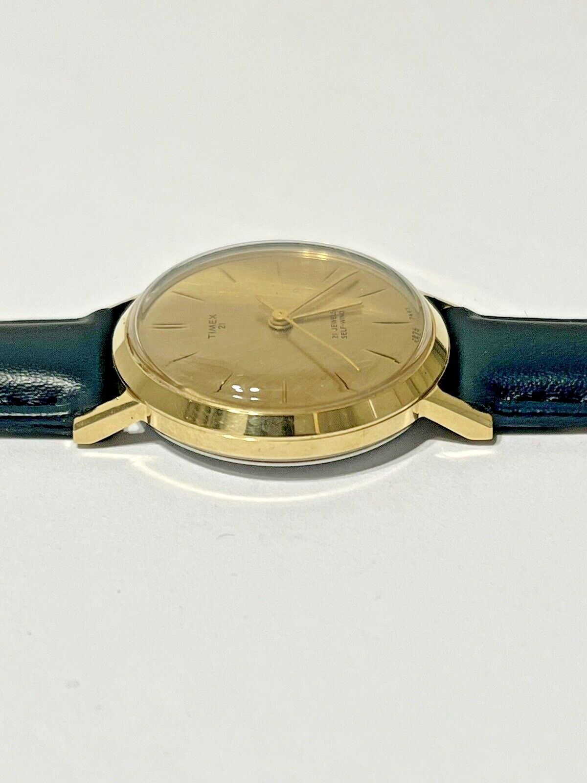 VINTAGE 1963 TIMEX 21 JEWEL MANUAL WIND MEN'S DRESS WATCH 6824