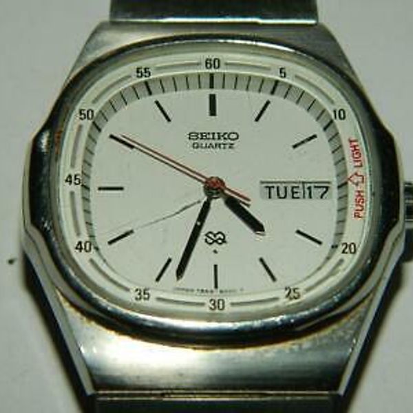 VINTAGE SEIKO 7559-5000 MEN'S QUARTZ DAY- DATE LIGHT WRISTWATCH