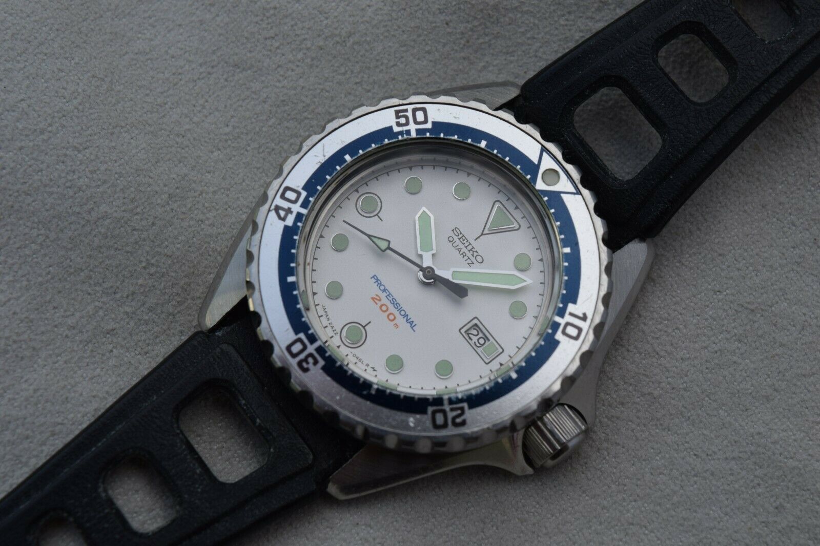 Serviced Seiko Small Professional 200 m Dive Watch 2A22 0180 1987