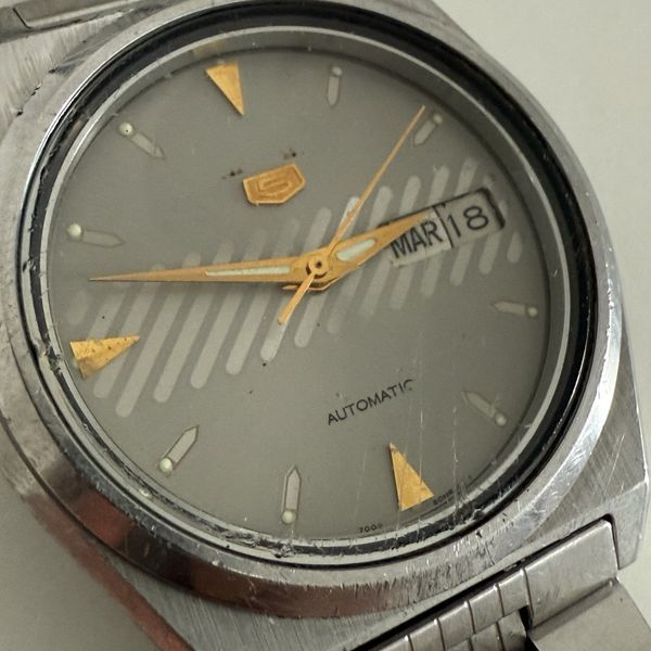Seiko 5 Vintage Automatic – Distinct Seiko 5 Emblem