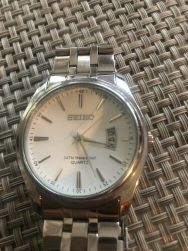 Seiko Silver Men s Watch 3ATM WATERPROOF QUARTZ WatchCharts