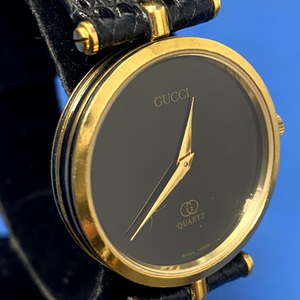 Vintage gucci hot sale watch 1980s