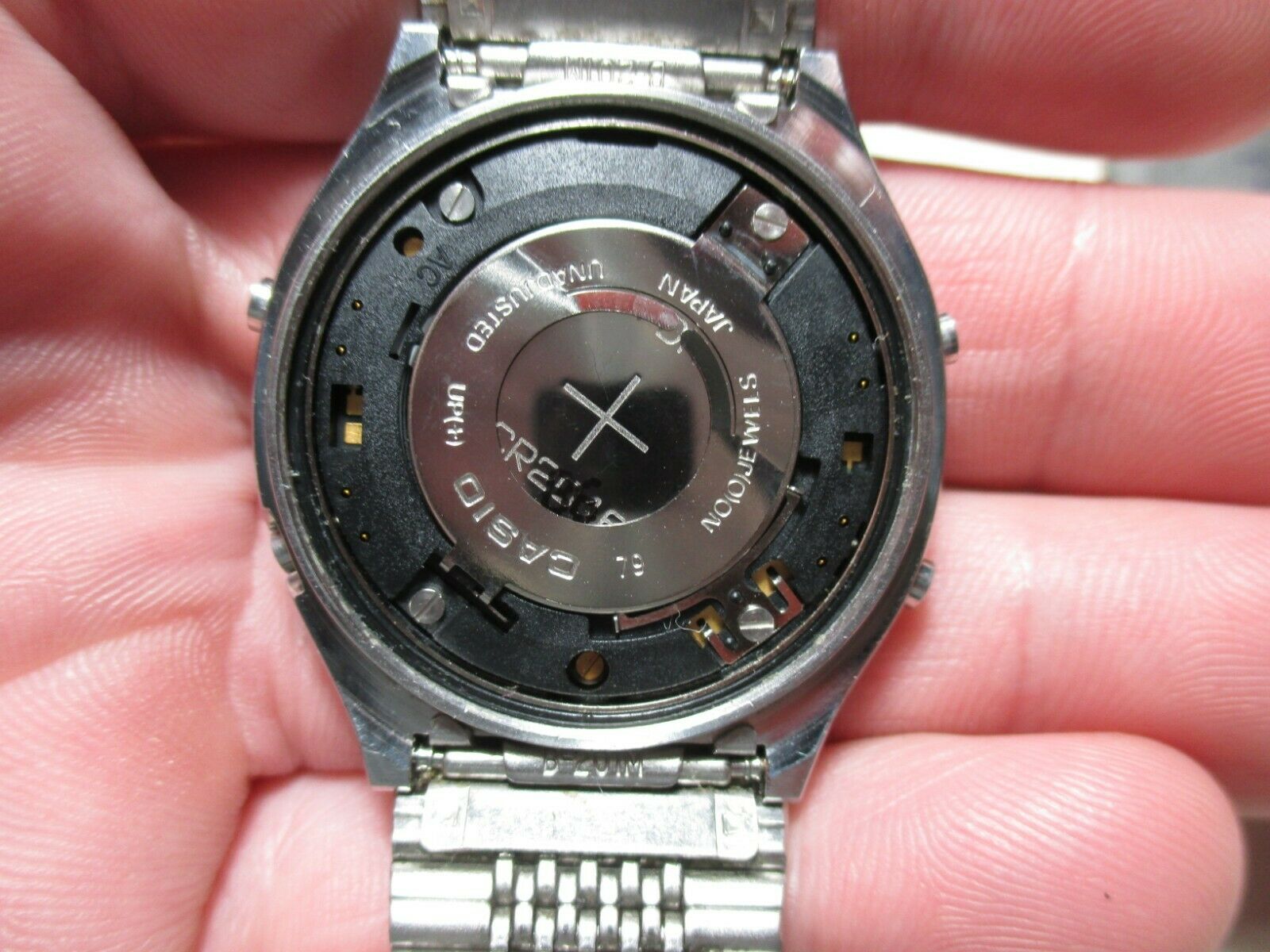 Vintage mens lcd wrist watch CASIO UNIVERSAL CALENDAR 79CS-51 