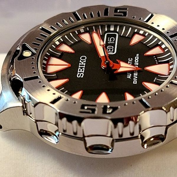 seiko black vampire