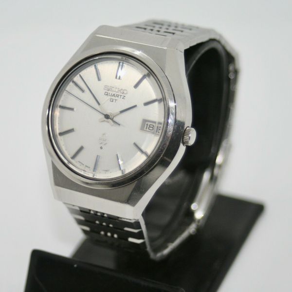 Vintage SEIKO Quartz QT Date Silver Dial Mens Watch 3802