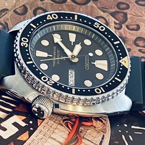 完動美品 SEIKO PROSPEX タートル 4R36-04Y0 SRP775 Seiko Prospex Men's Black Watch with Rubber Strap - 4R36