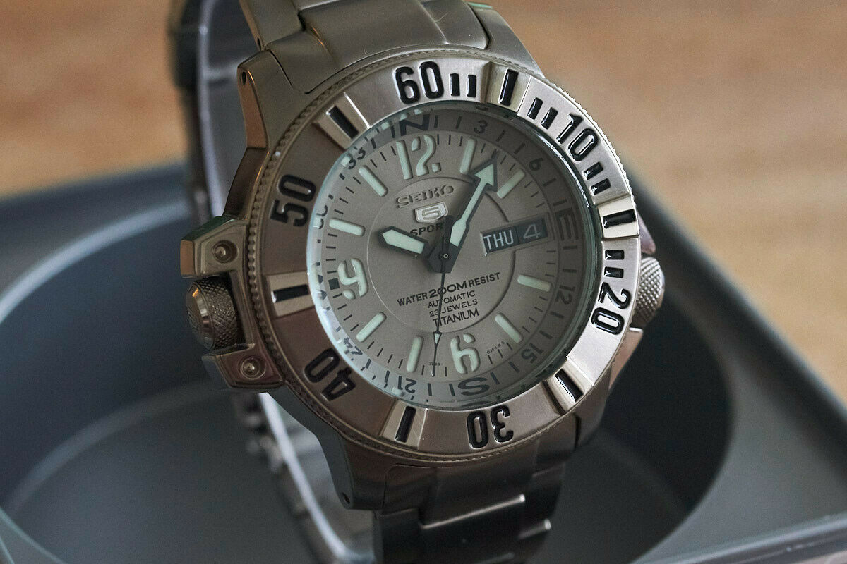 Seiko store atlas titanium