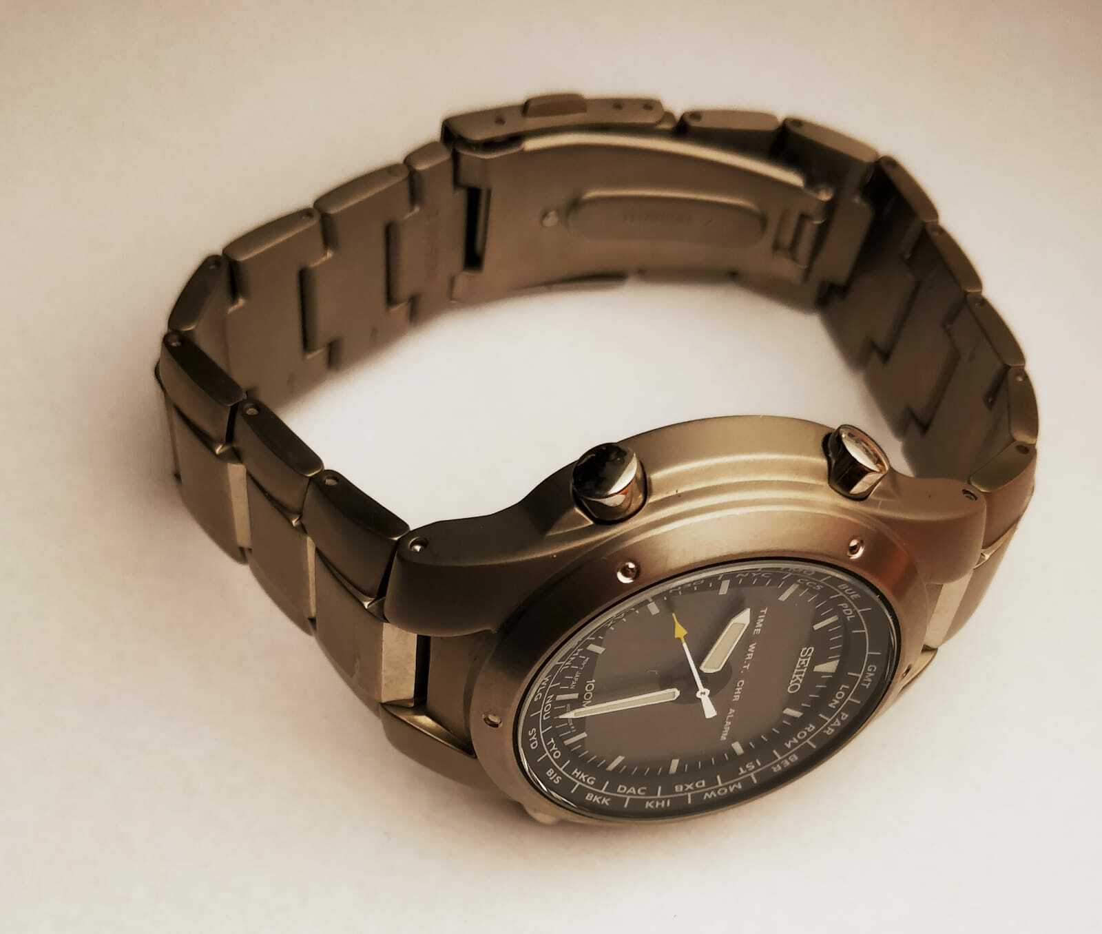 SEIKO H023-00D0 Analog & Digital TITANIUM Chrono Alarm World Time