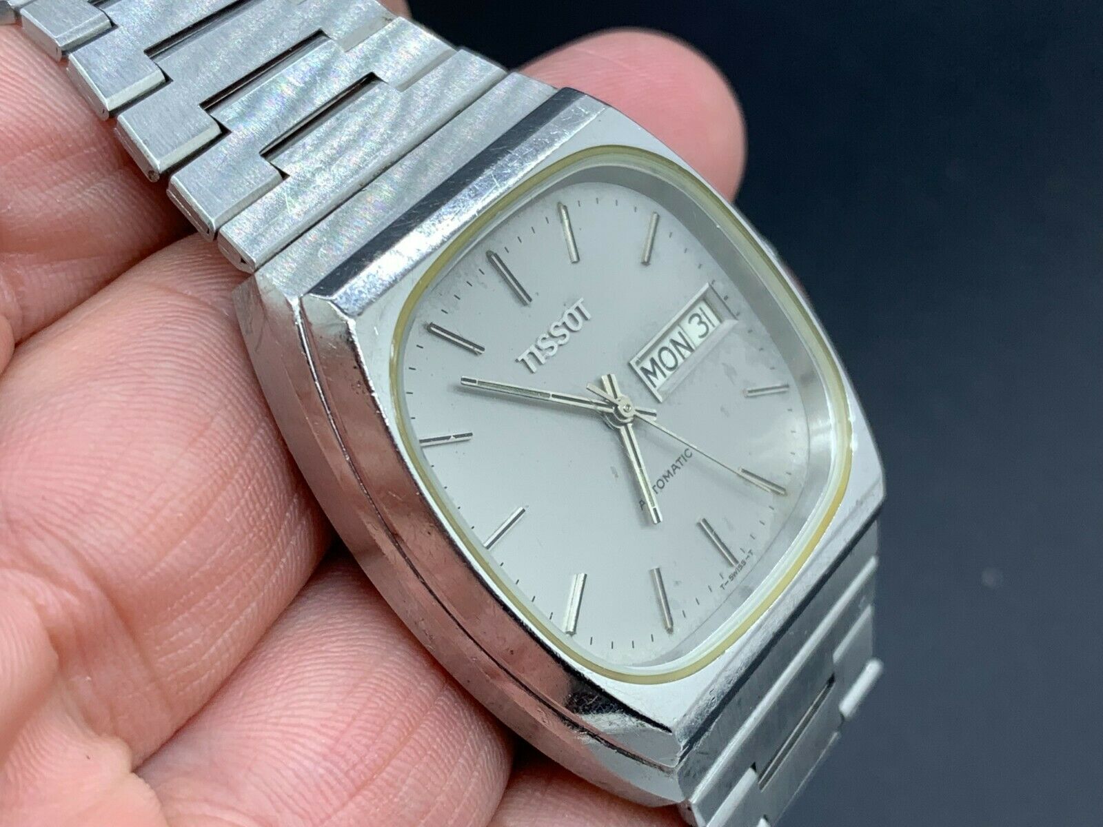 VINTAGE SWISS MADE TISSOT 3103 22126 DAY DATE S S AUTOMATIC