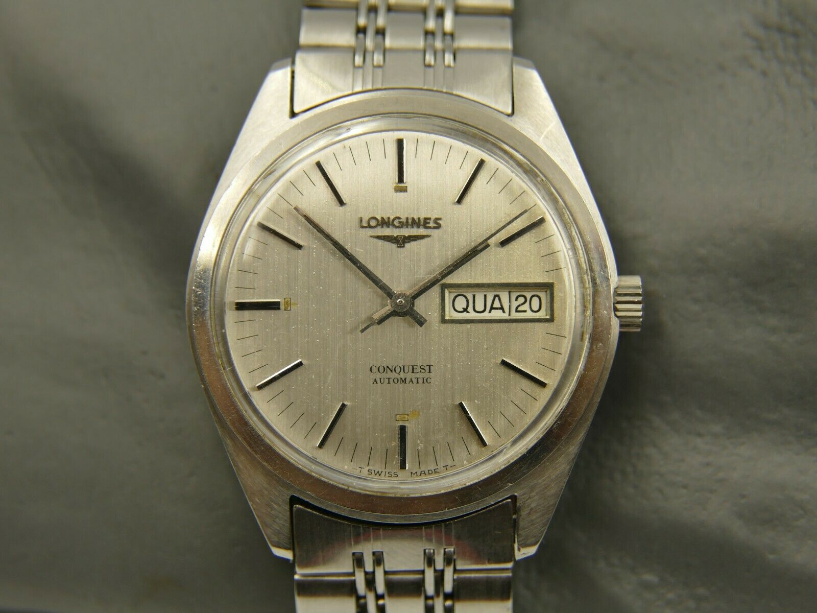 70s vintage Longines Conquest Ref. 1577 Day date Automatic cal