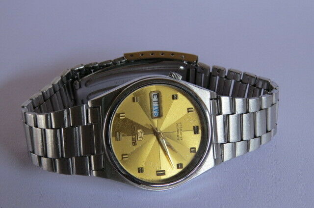 Vintage Made in Japan SEIKO 5 Automatic 23 Jewels Wrist