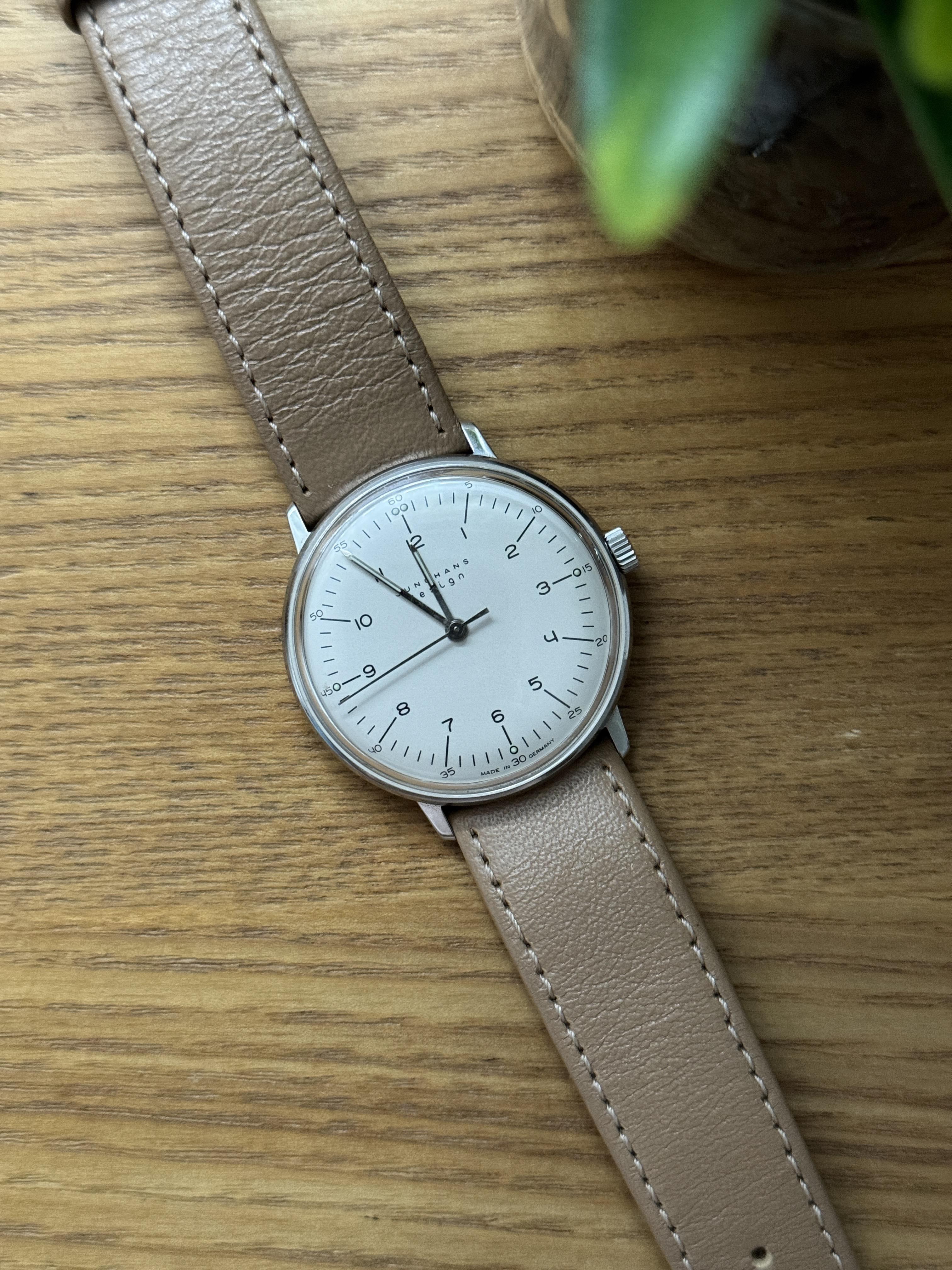 Junghans max bill manual wind hot sale