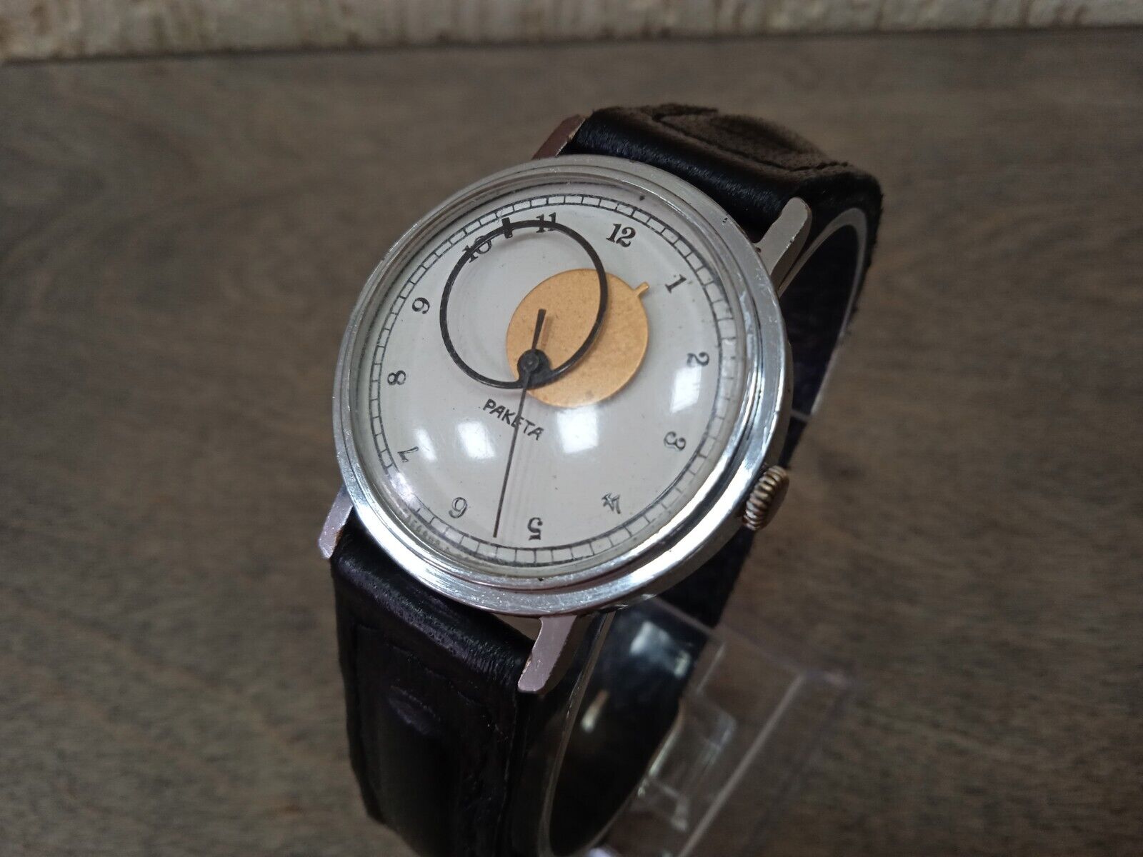 Amazon.com: Raketa Copernic Mens Wrist Analog Vintage Watch Soviet USSR  Rare Mens Wrist Watch (Black) : Clothing, Shoes & Jewelry