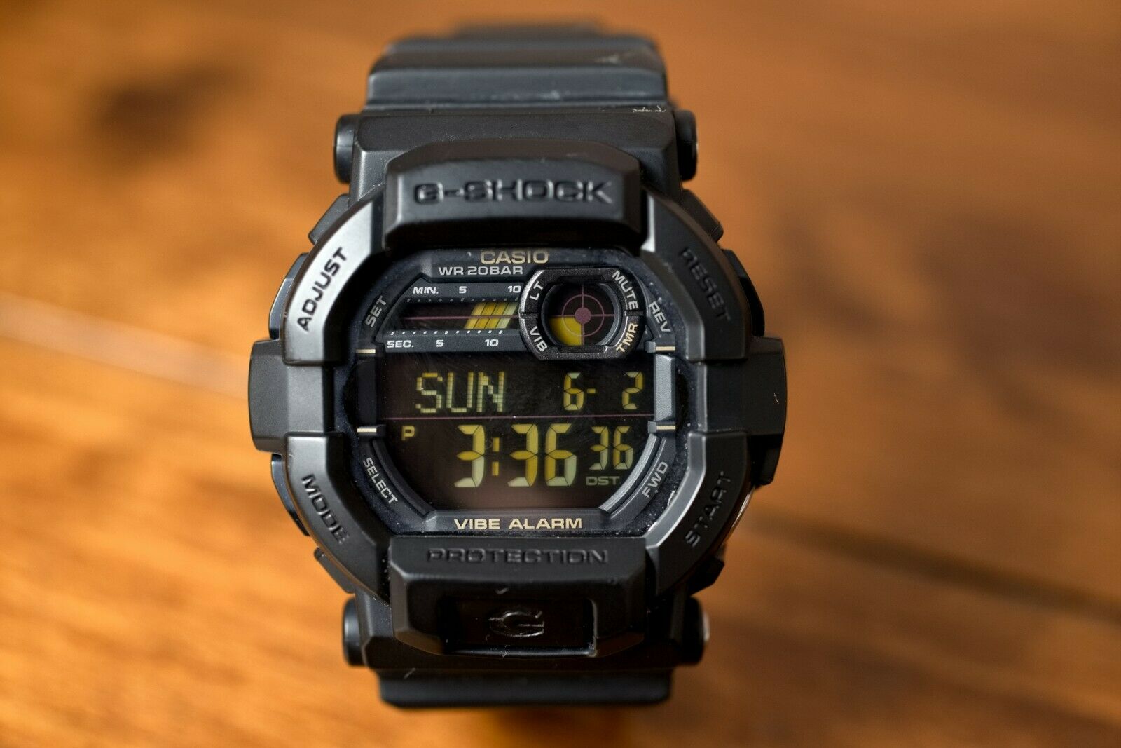 Ryg, ryg, ryg del Berigelse log Casio G-Shock GD350-1B Wristwatch Blackout & Gold | WatchCharts
