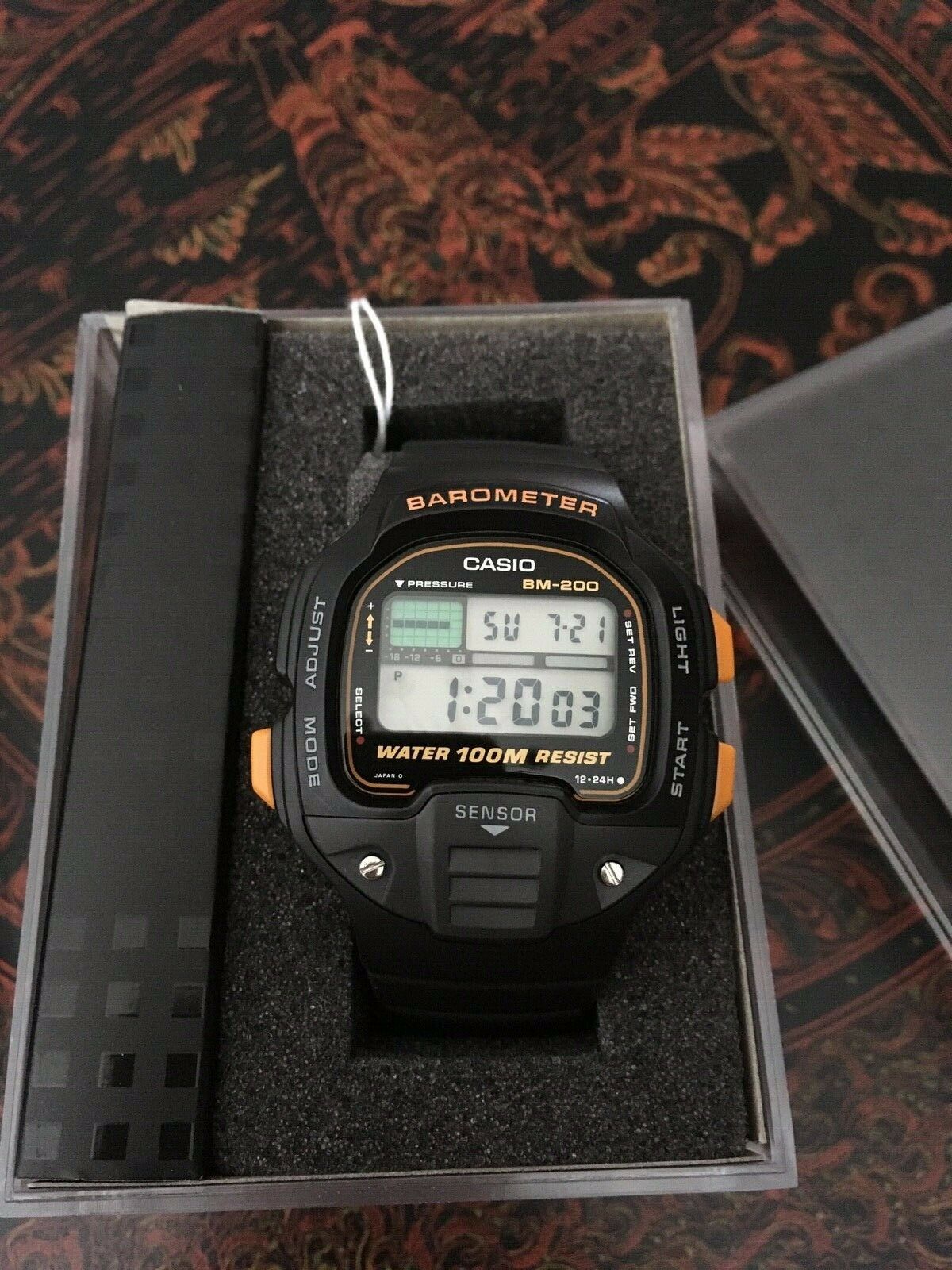希少 レア casio BM-200 CASIO BM-200W BAROMETER WR 100M VINTAGE DIGITAL WATCH 1992