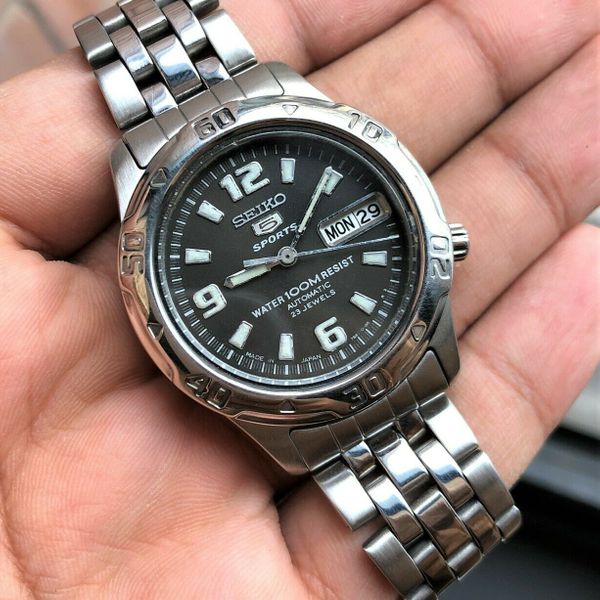Seiko 5 SKZ121 Superior Sports Black dial Vintage 7S36 39mm Seiko 5 SKZ121 Superior Sports Black dial Vintage 7S36 39mm