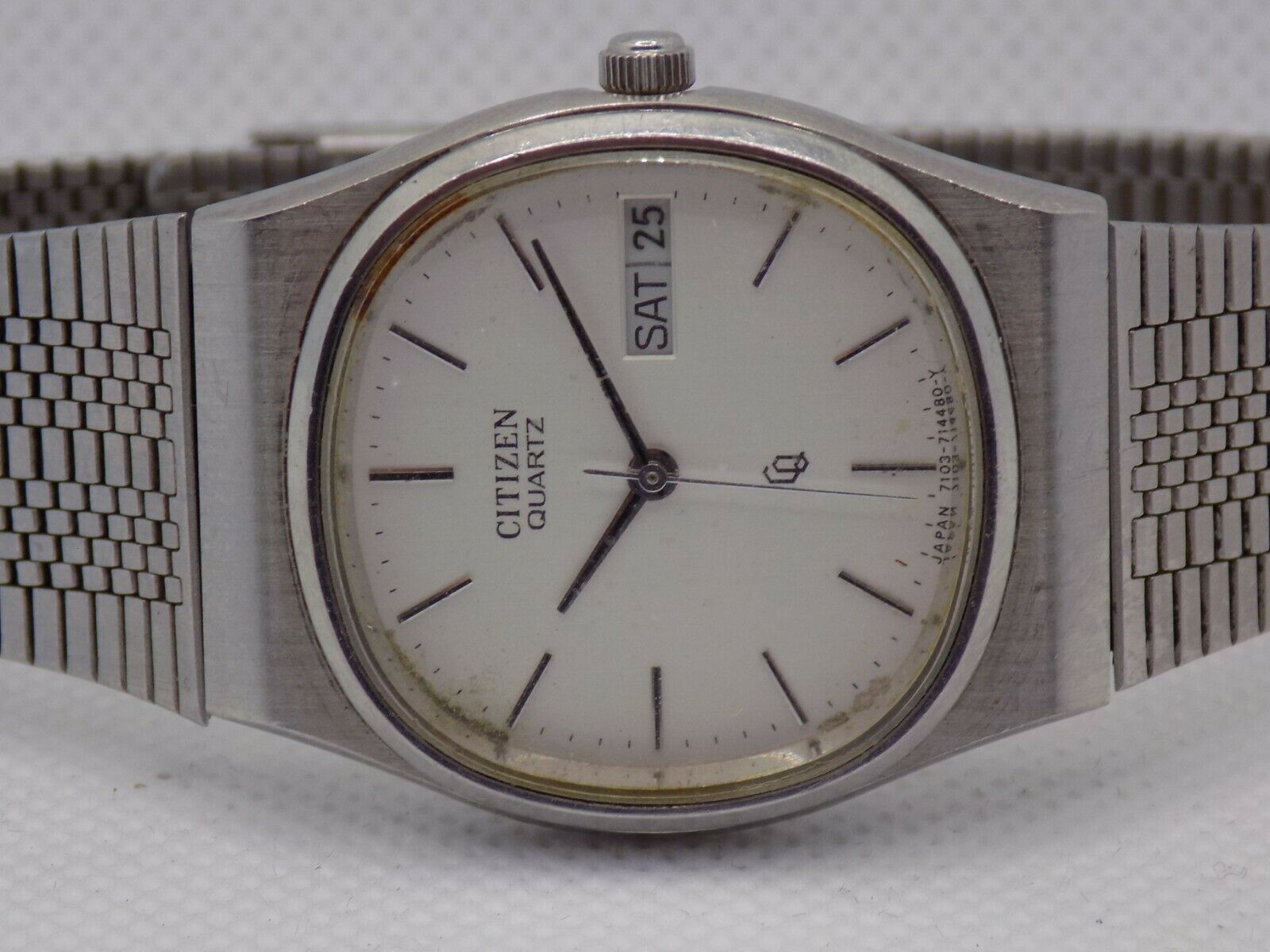 Citizen Quartz Day/Date 'CQ' 4-711513 TA 44-7056 Mens Steel