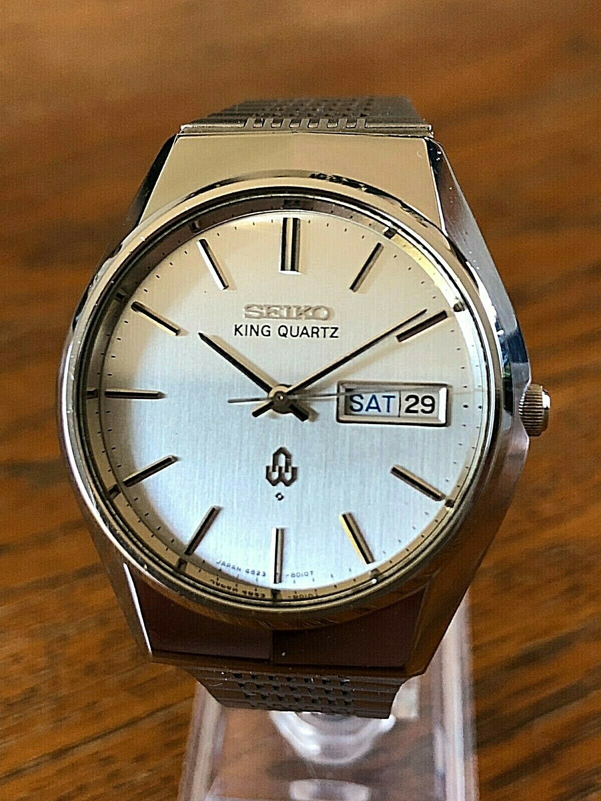 VERY NICE VINTAGE 1976 SEIKO KING QUARTZ 