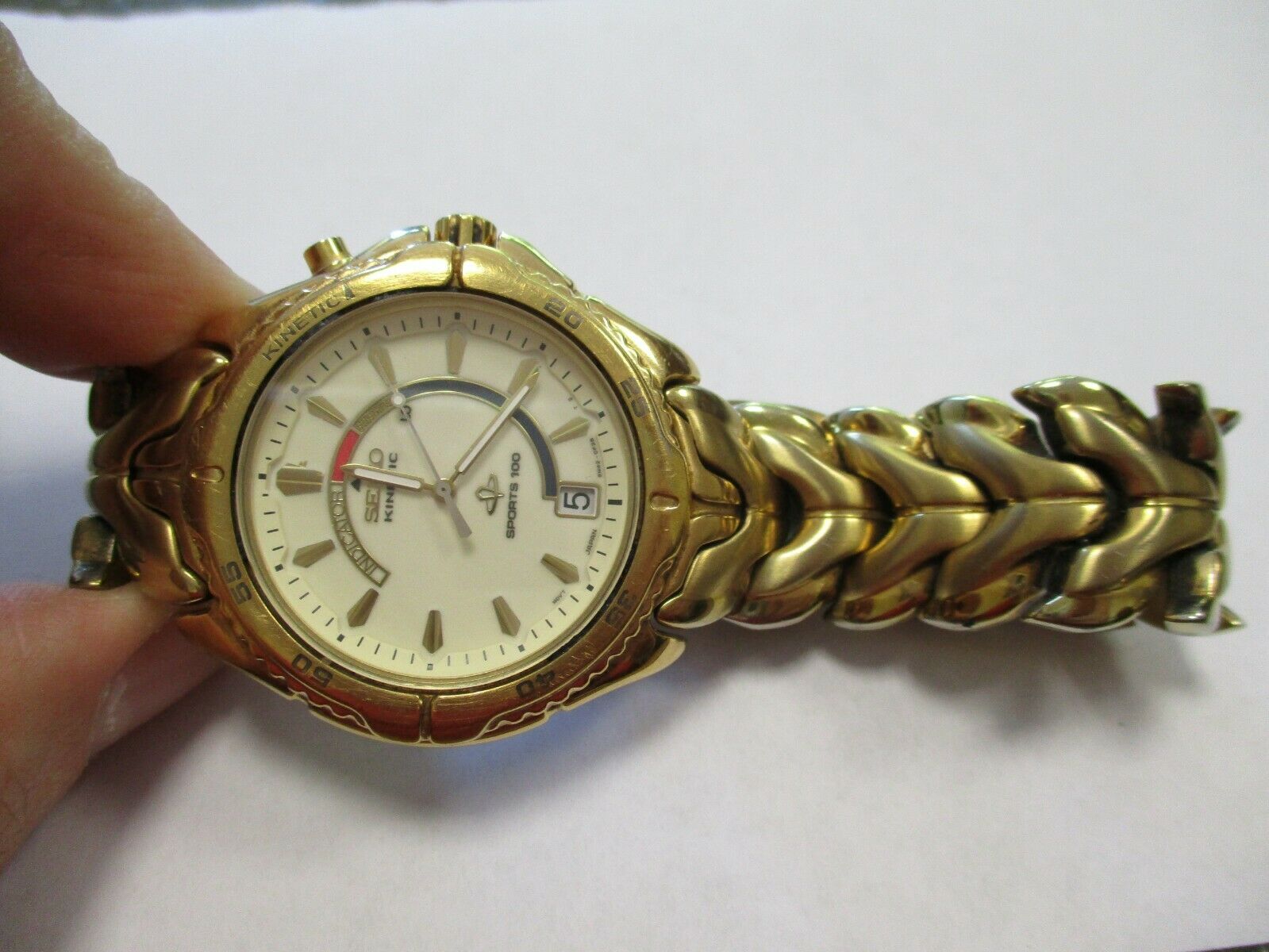 seiko kinetic sports 100 price