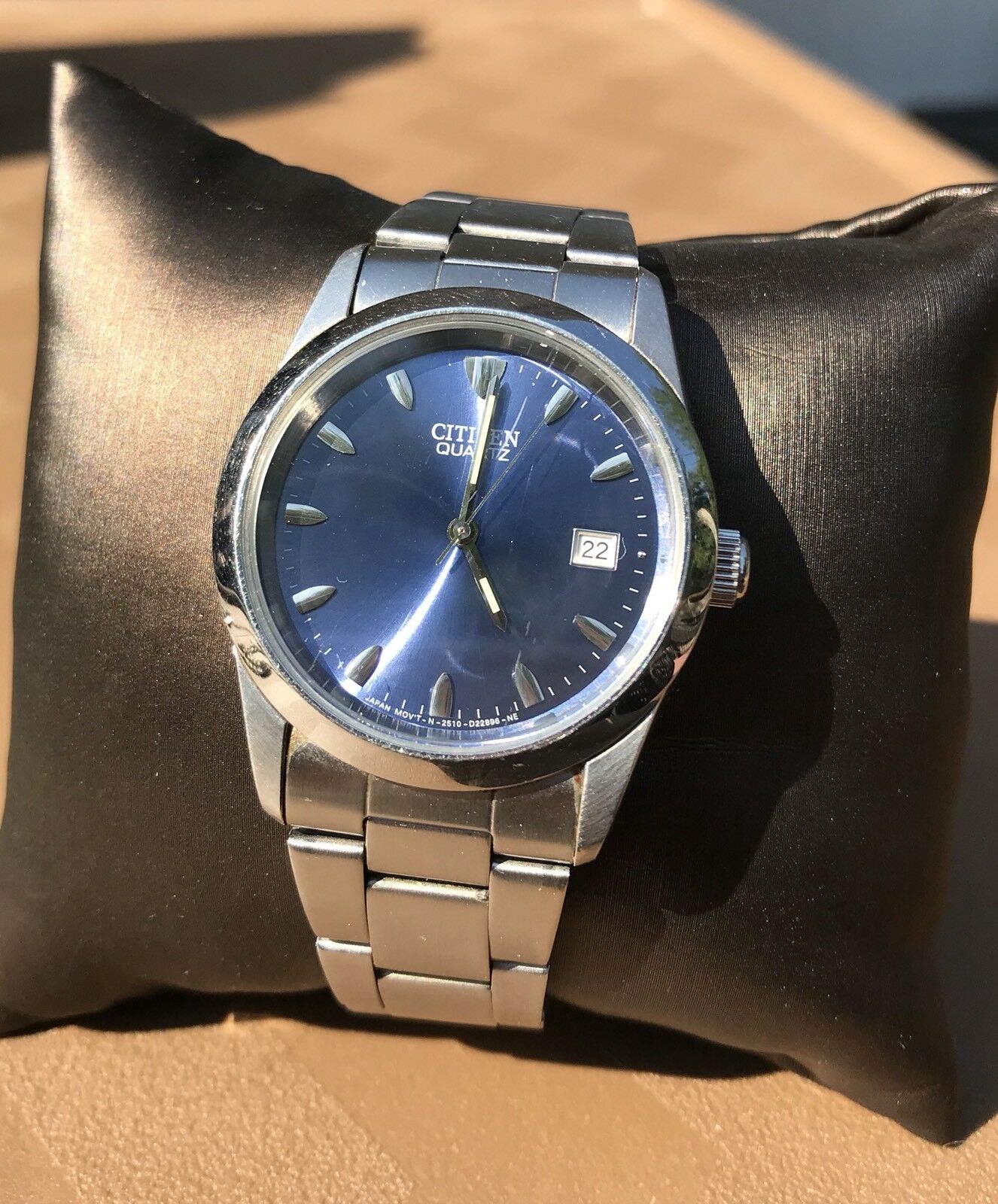 MEN'S SILVER BLUE FACE CITIZEN N 2510 QUARTZ WATER RESISTANT WATCH