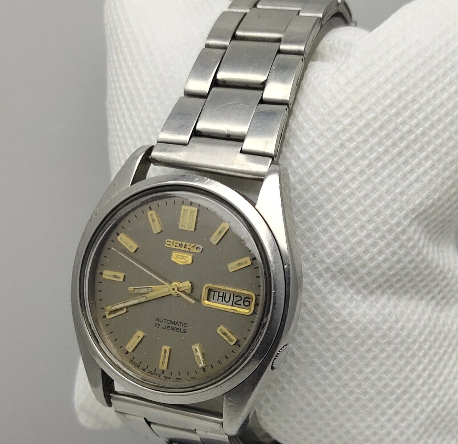 Vintage seiko 5 automatic 17 jewels hot sale