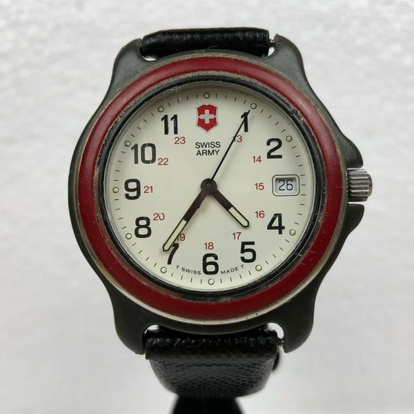 Victorinox Swiss Army Marlboro Adventure Team Field Men display picture 3