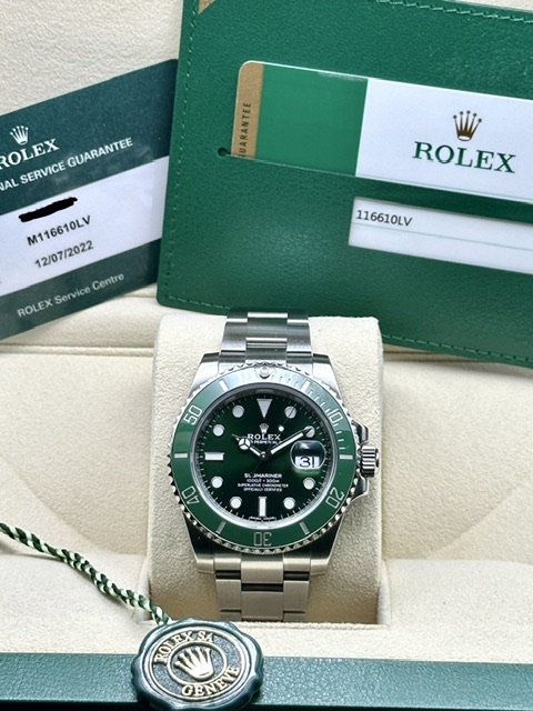FS: 116610LV Rolex Submariner “Hulk” Full Set