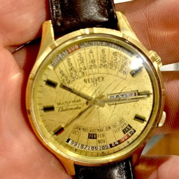 VINTAGE NEUVEX MULTI-YEAR Day Date 17 JEWEL Swiss Automatic