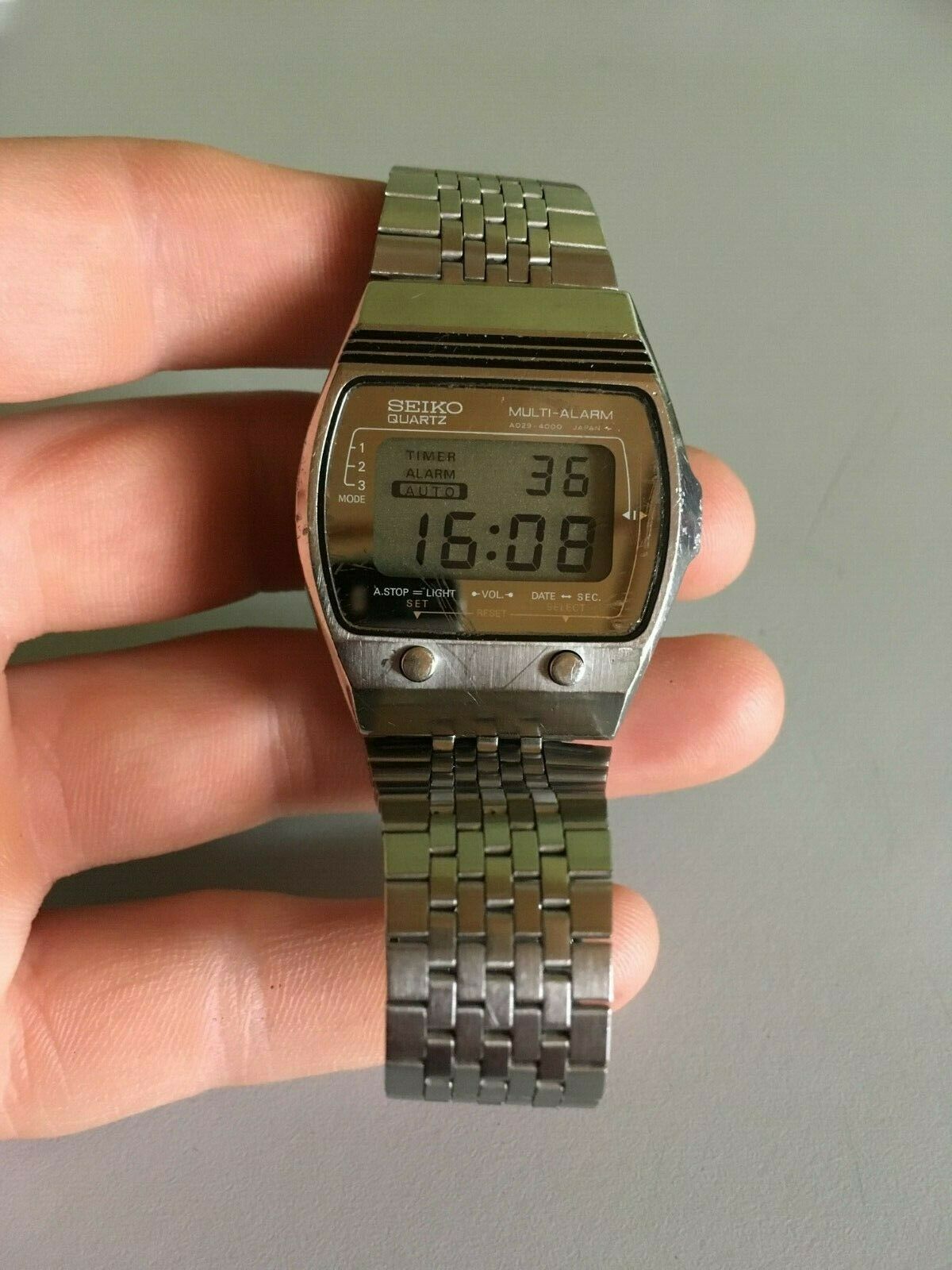 Vintage SEIKO A029 4000 digital LCD watch all original new battery