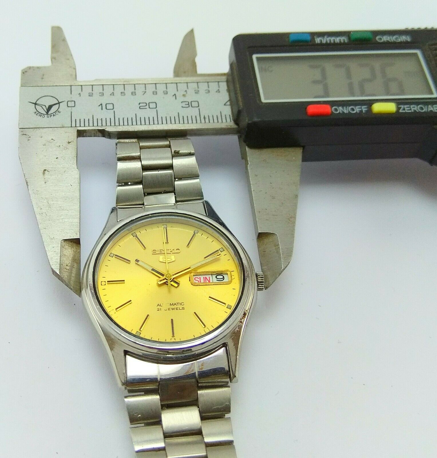 VINTAGE SEIKO 7S26-0070 AUTOMATIC 21JEWELS 37mm MEN