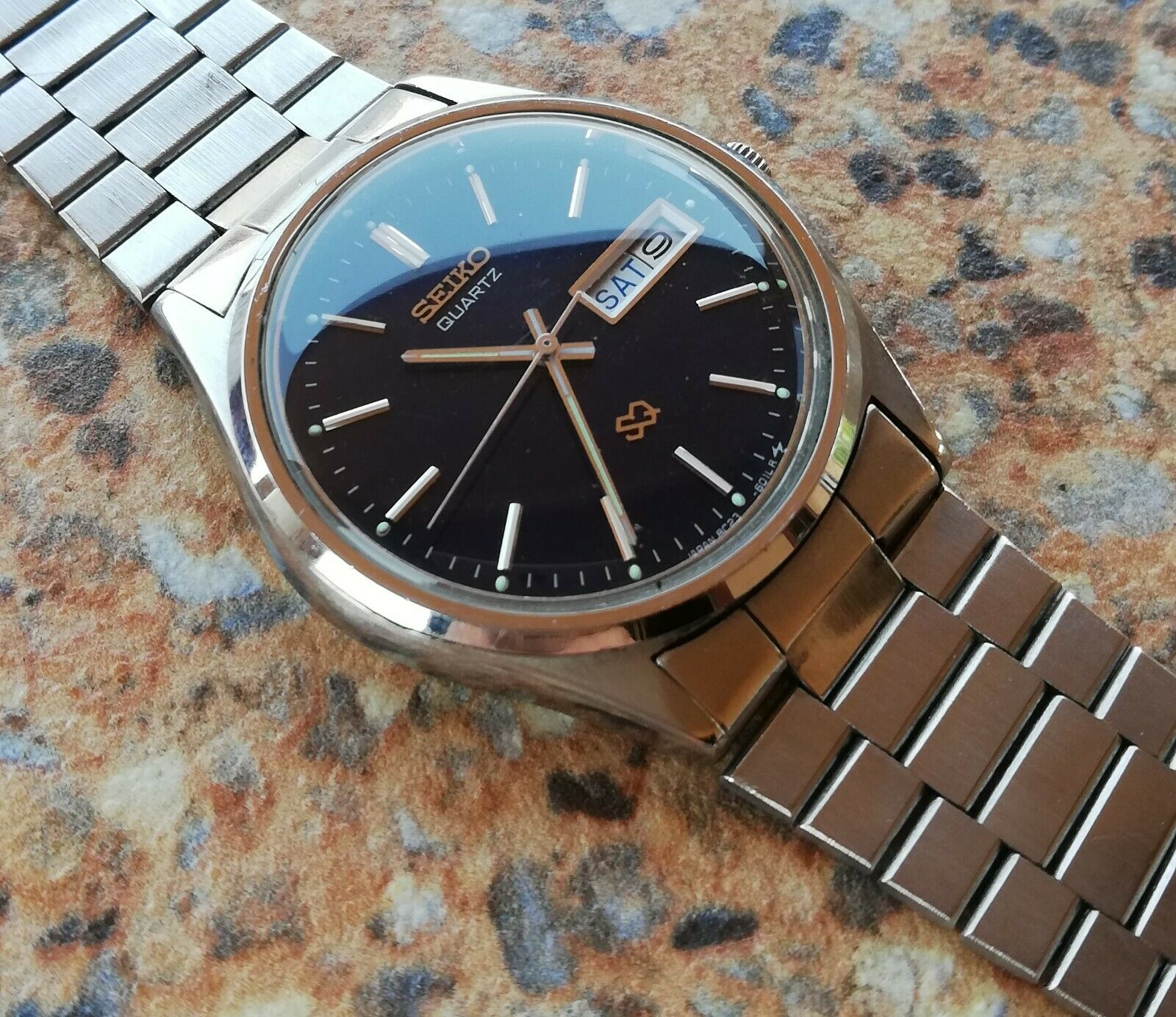 Vintage Seiko Quartz SQ 50 8C23 6010 Day Date September 1985