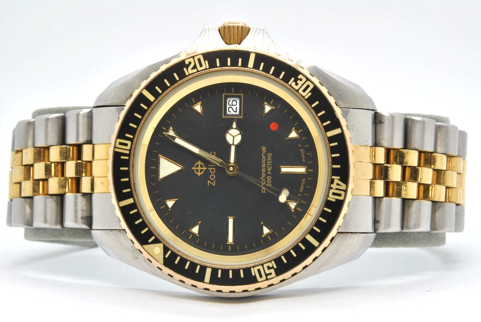 Zodiac Red Dot 106.22.06 Professional 200m Gold & Steel Quartz