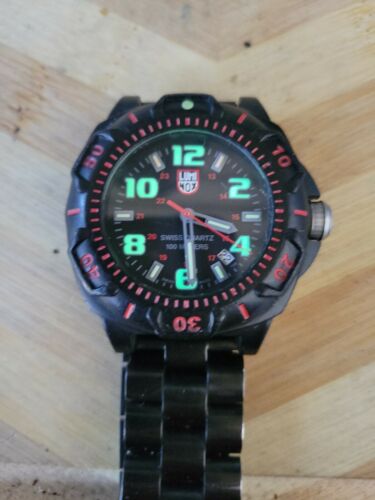 Luminox series 0200 online battery size