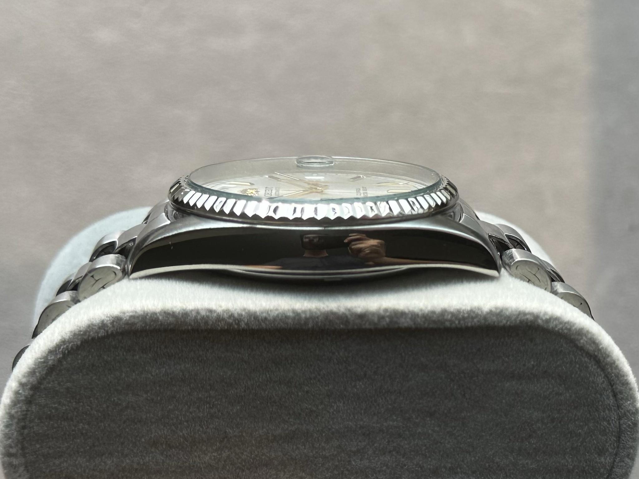 orient day date baton hands
