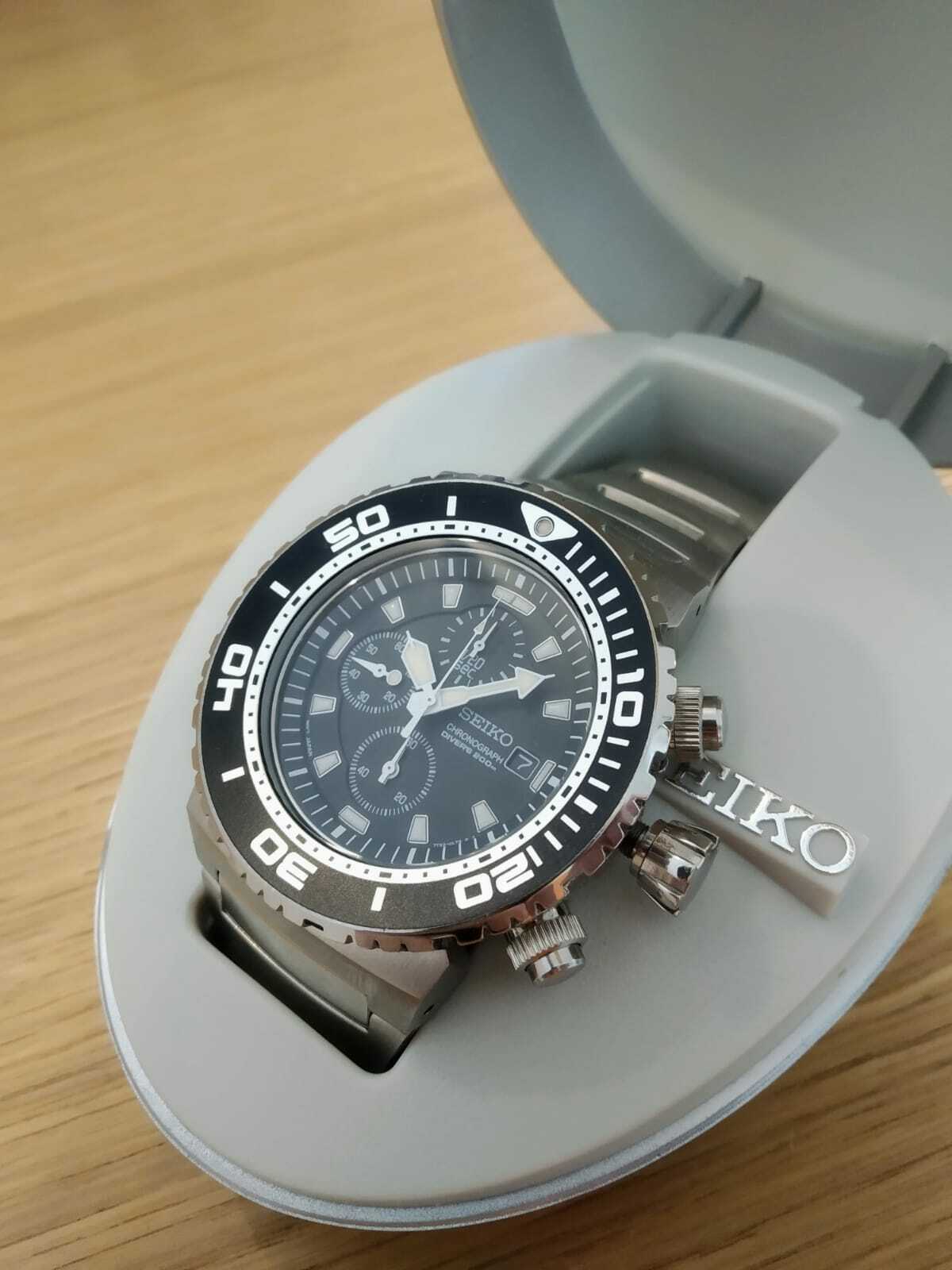 Seiko 7T92-0JG0 Black Dial Chronograph Divers 200m | WatchCharts