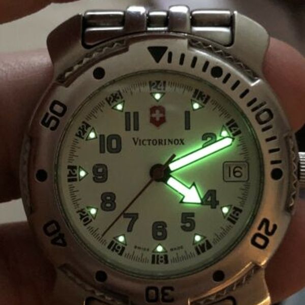 Mens Victorinox Swiss Military Divers Watch 4.566 Lifetime Battery