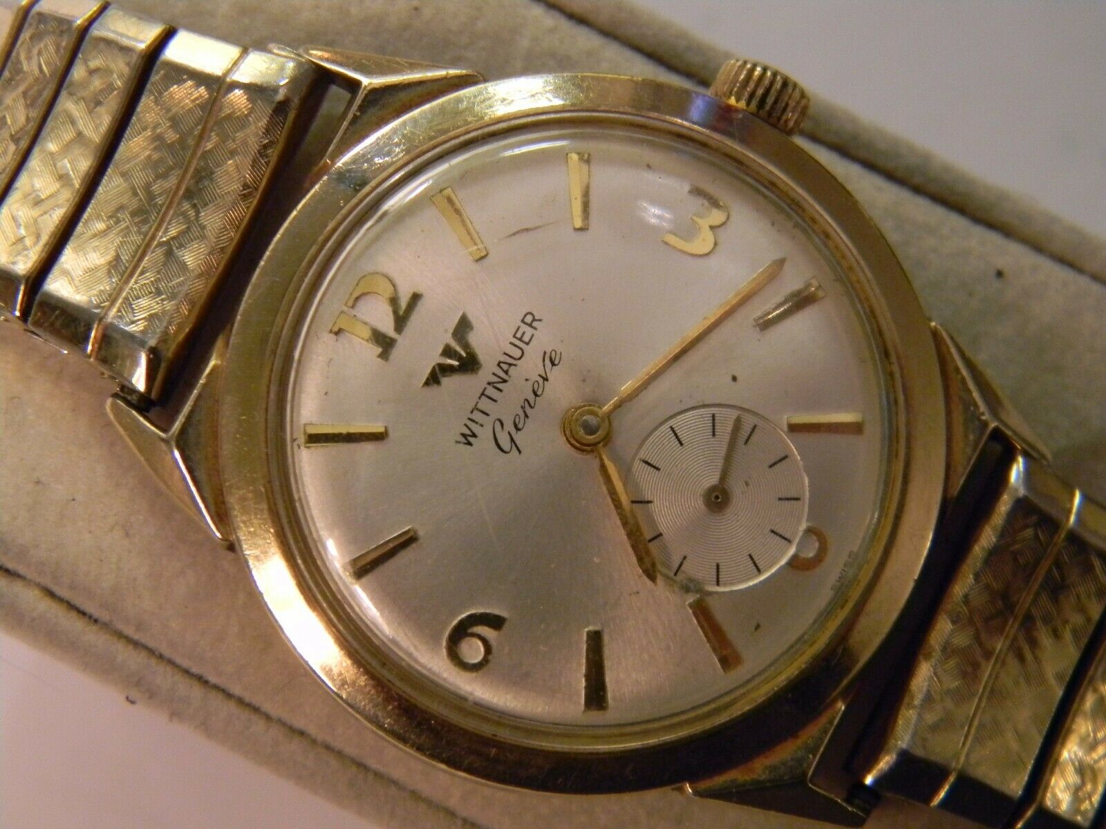 Vintage wittnauer best sale geneve mens watch