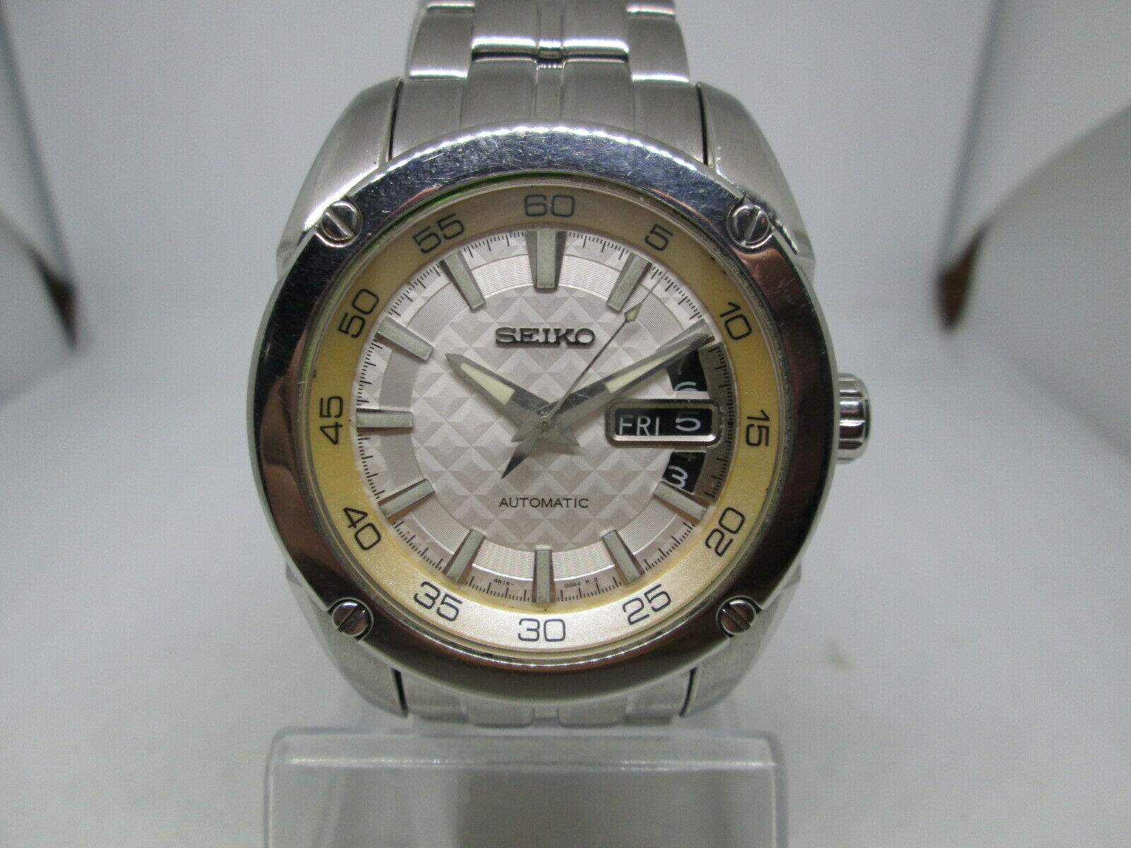 SEIKO 4R16-00A0 DAYDATE STAINLESS STEEL AUTOMATIC MENS WATCH | WatchCharts