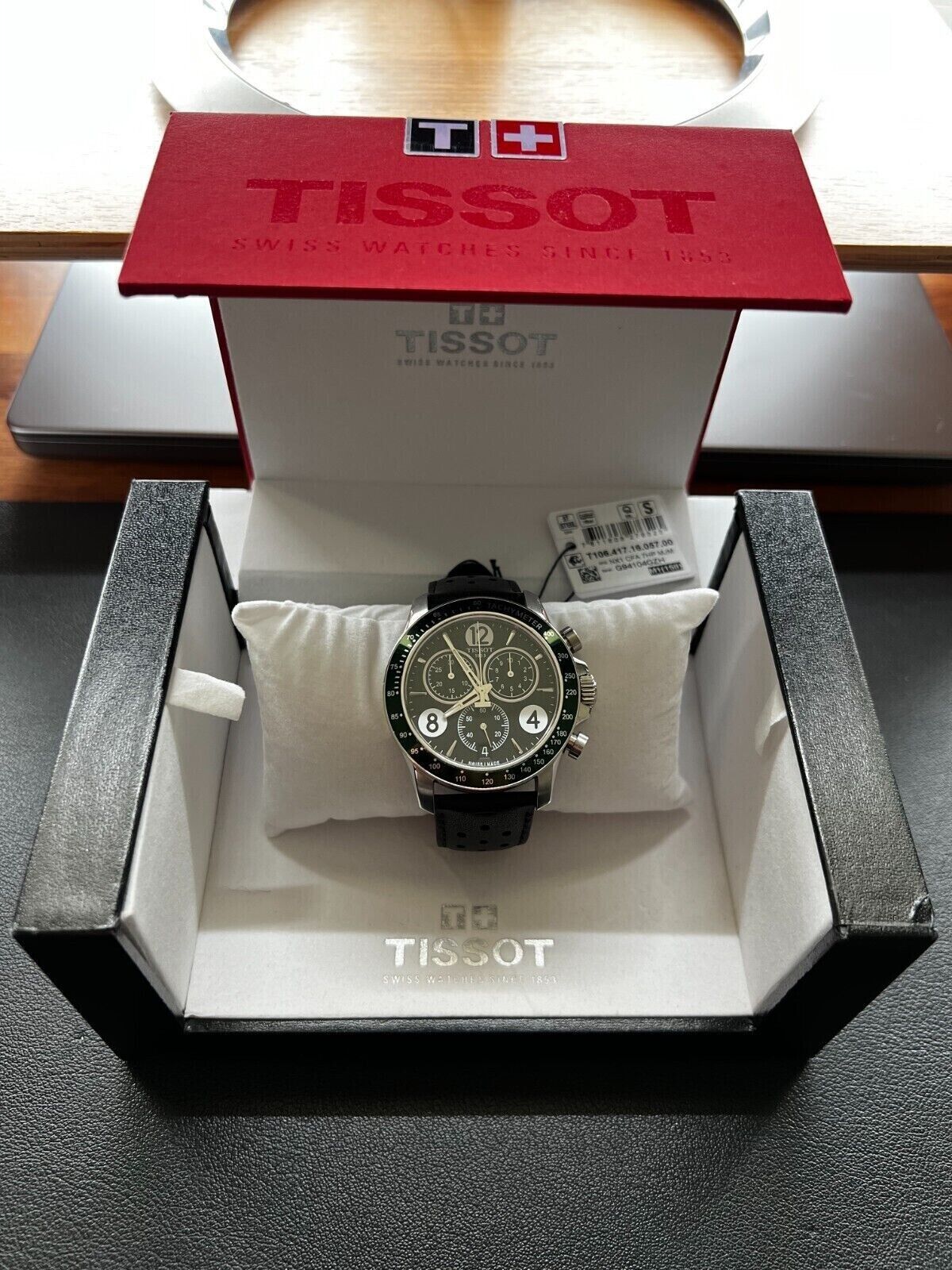TISSOT V8 クロノグラフ 腕時計 メンズ クォーツ T106417A Tissot V8 Men's Black Tachymeter Chronograph Sapphire 42mm