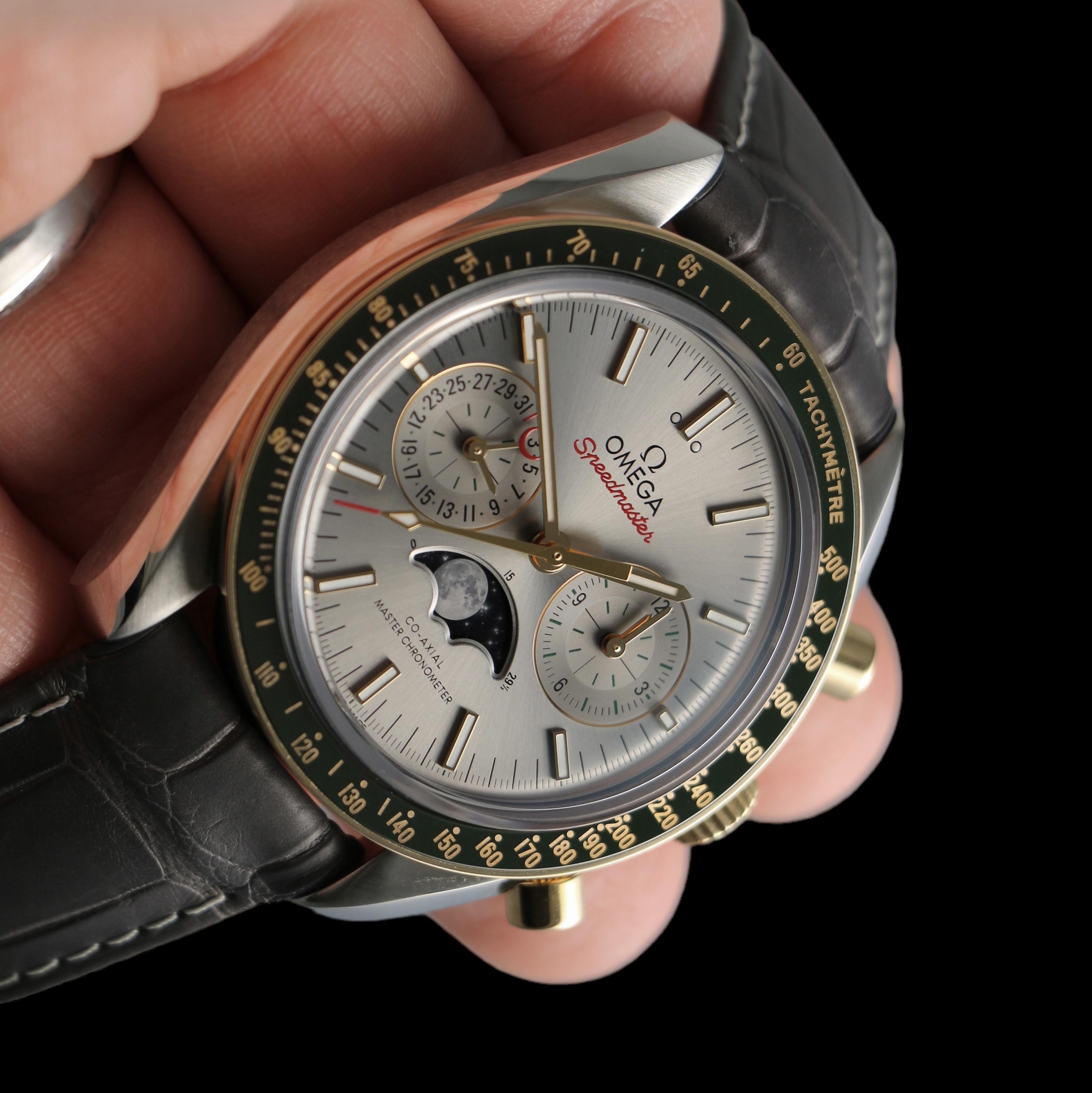 WTS Omega Speedmaster Moonphase Co Axial Master Chonometer 44.25