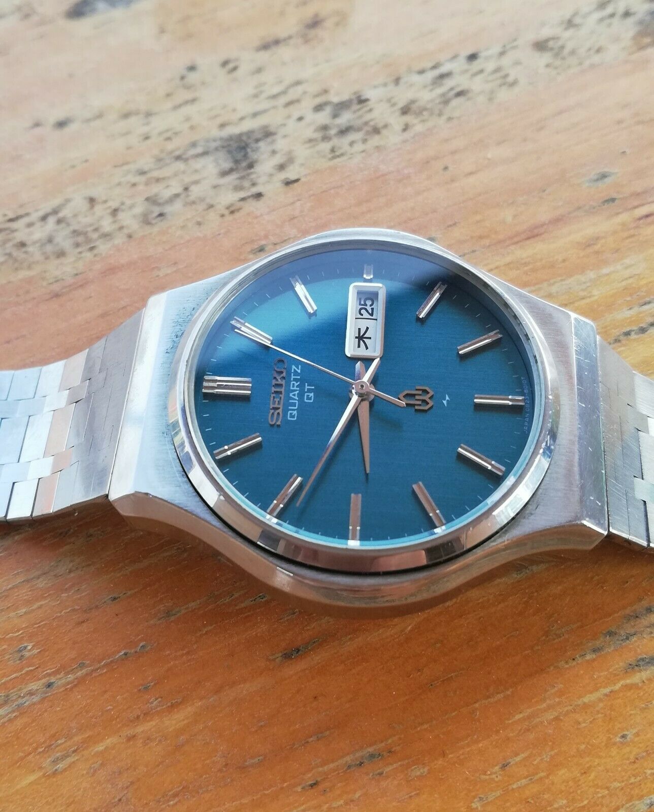 Vintage Seiko Quartz QT JDM 0823 8000 November 1974 Kanji Textured |  WatchCharts Marketplace