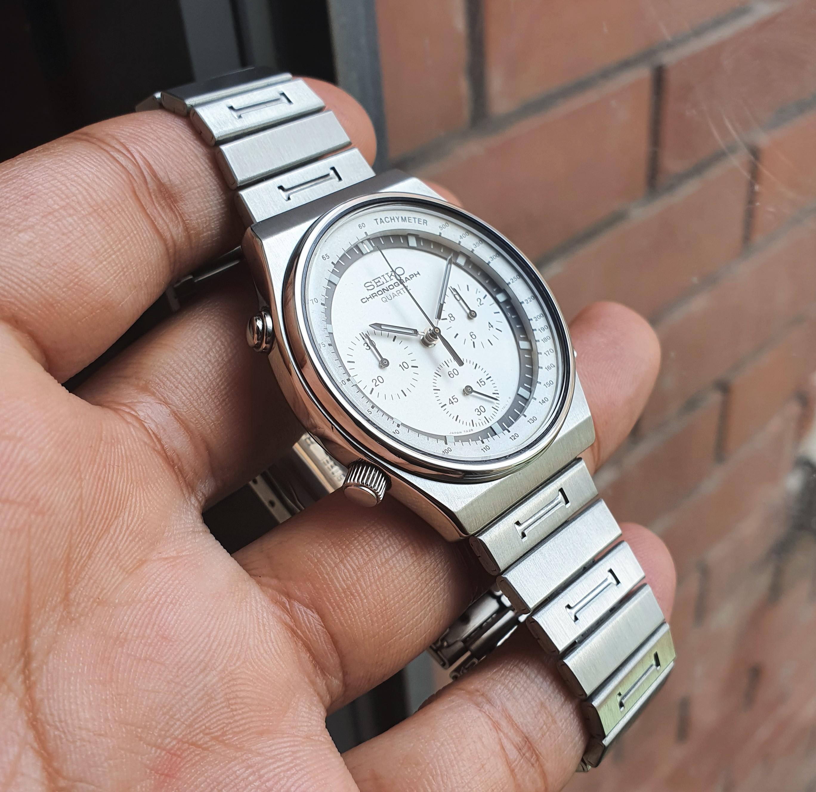 WTS] Seiko White Speedmaster 1982 Vintage Quartz Chronograph 7A28