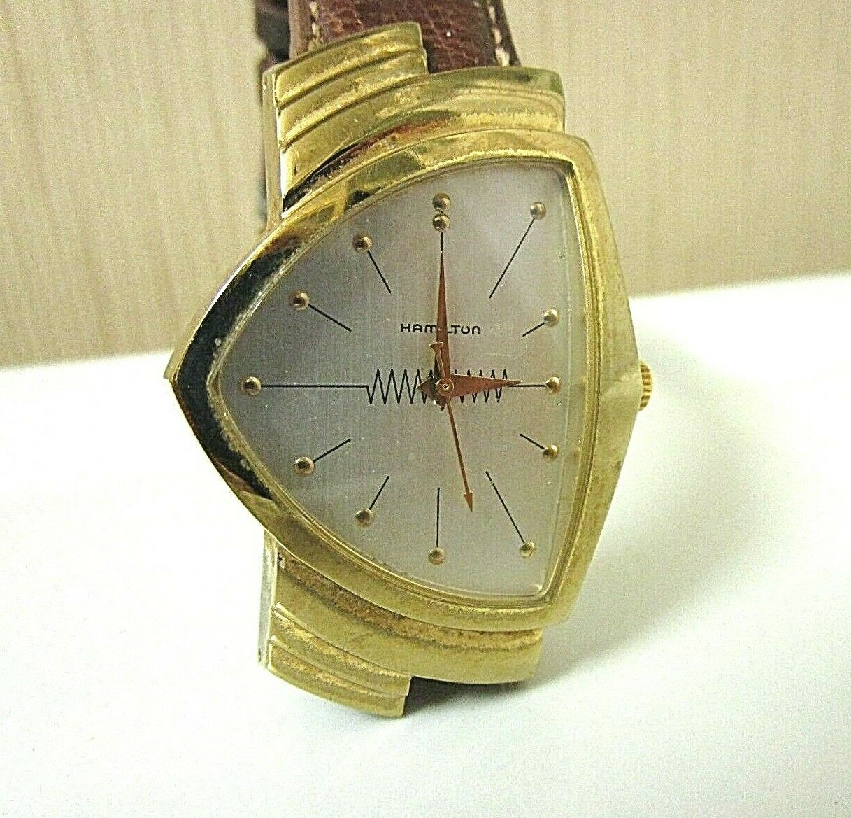 Vintage Hamilton Ventura 6338 Gold Tone With Original Band. 6 1/2