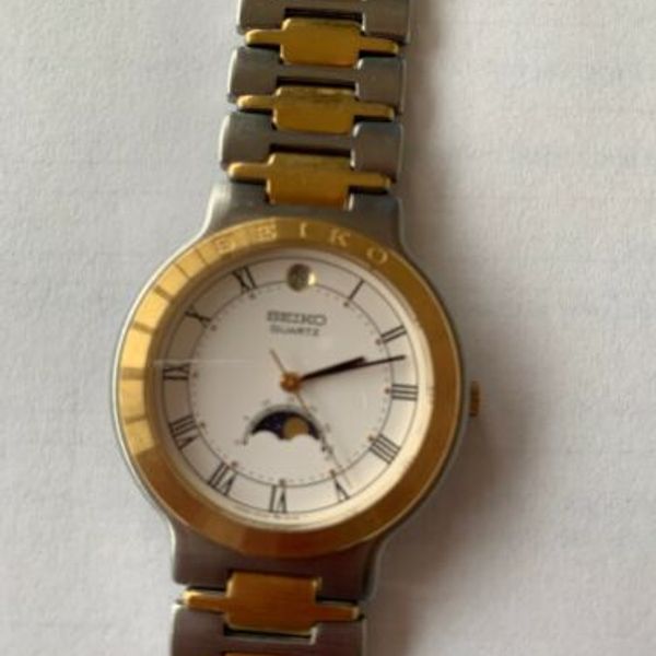 Rare Vintage SEIKO QUARTZ 6F22-6010 watch, moonphase | WatchCharts