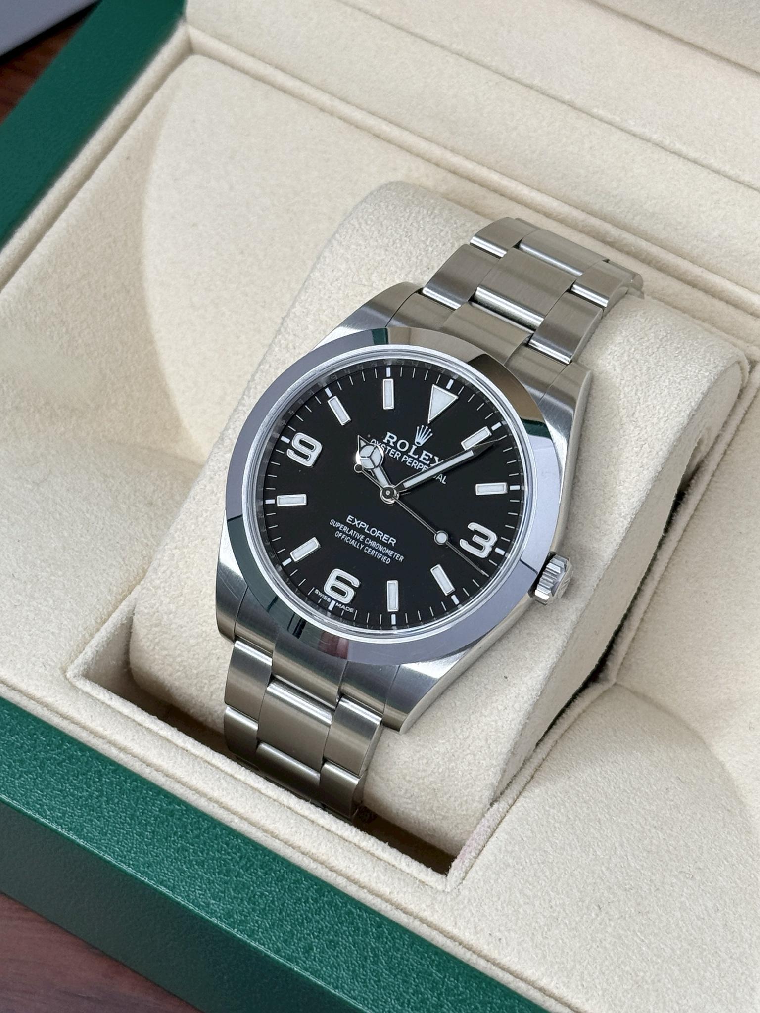 Rolex explorer hotsell i 214270