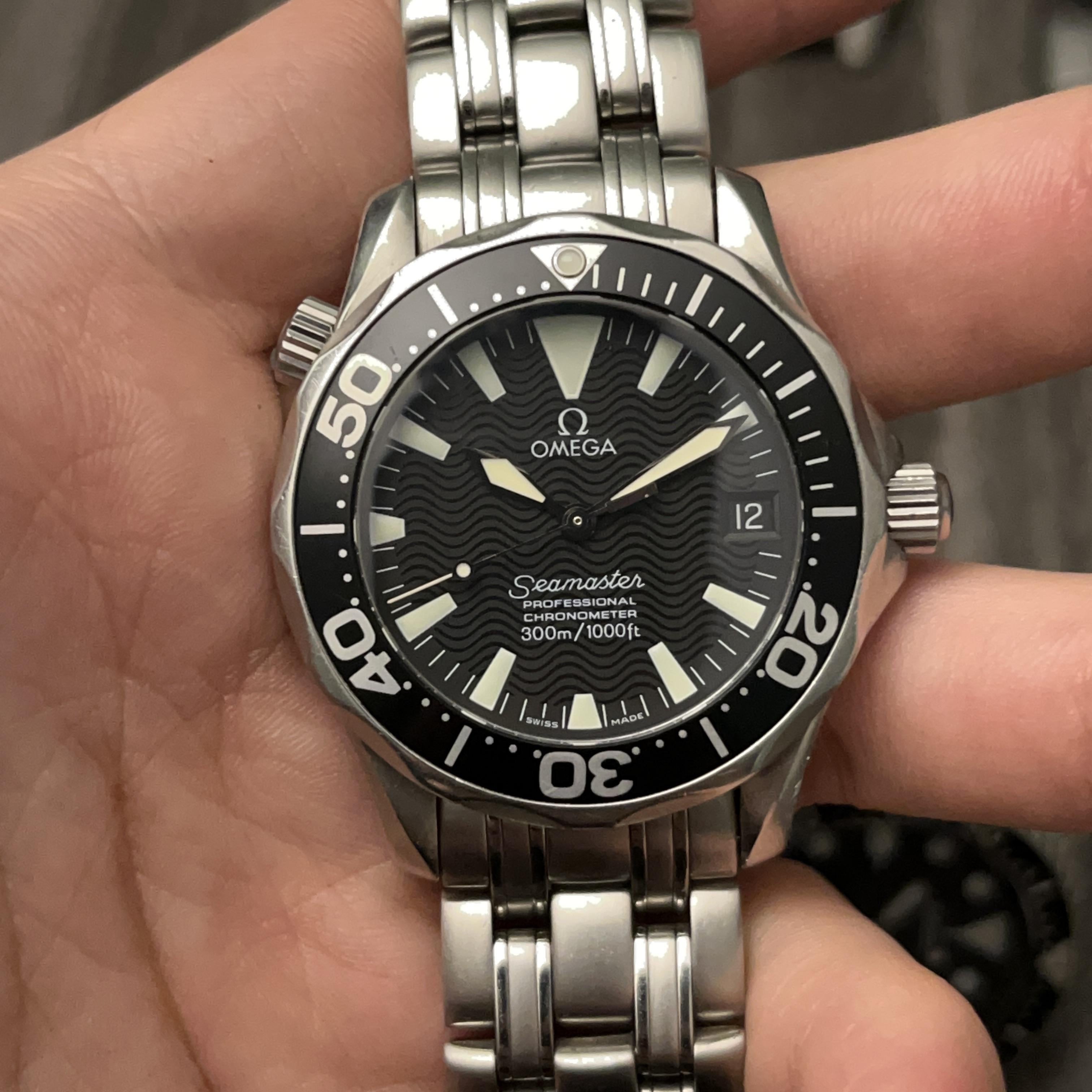 WTS Omega Seamaster 300M 2252.50 Mid size Diver WatchCharts