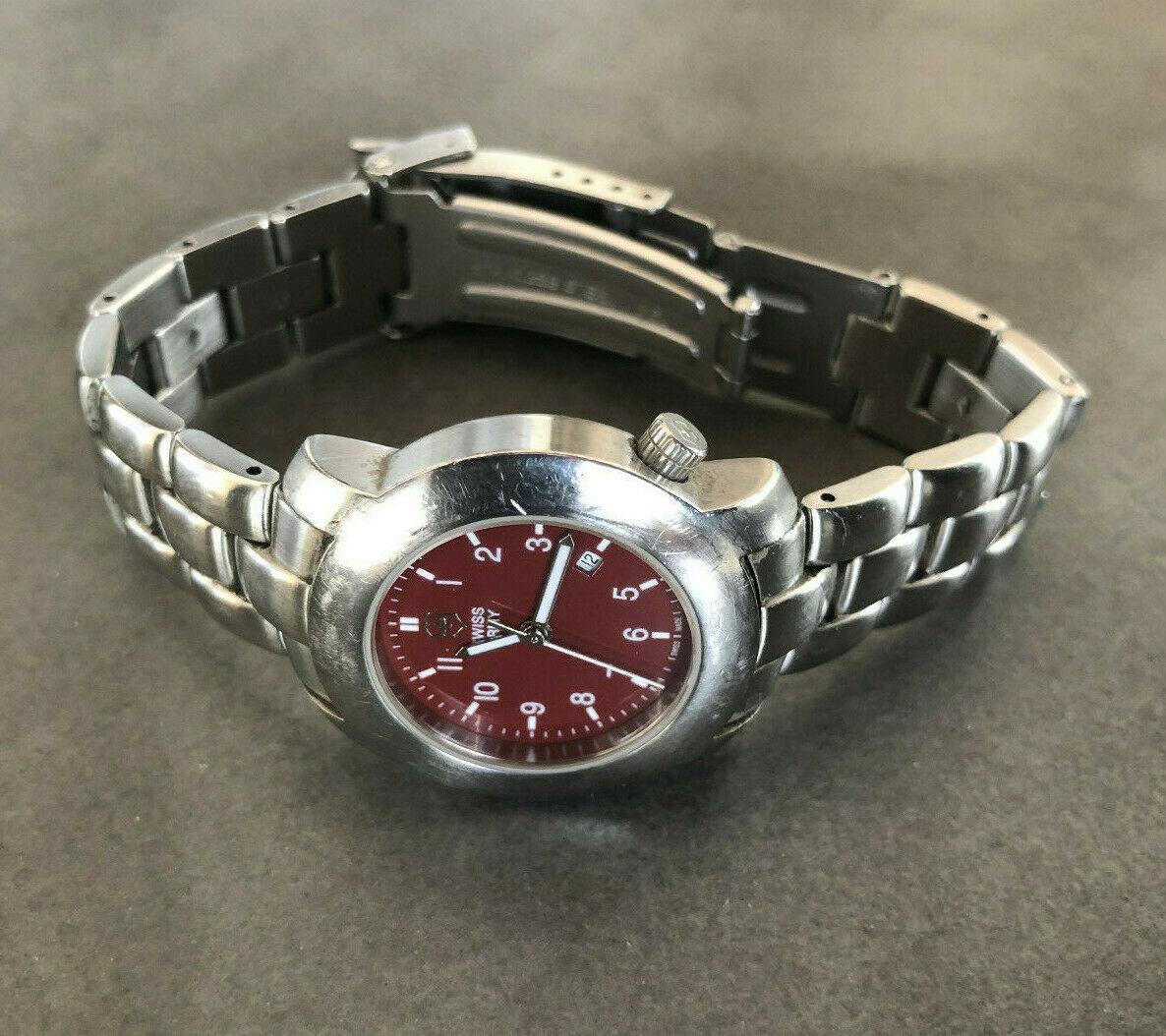 Swiss army outlet watch red face