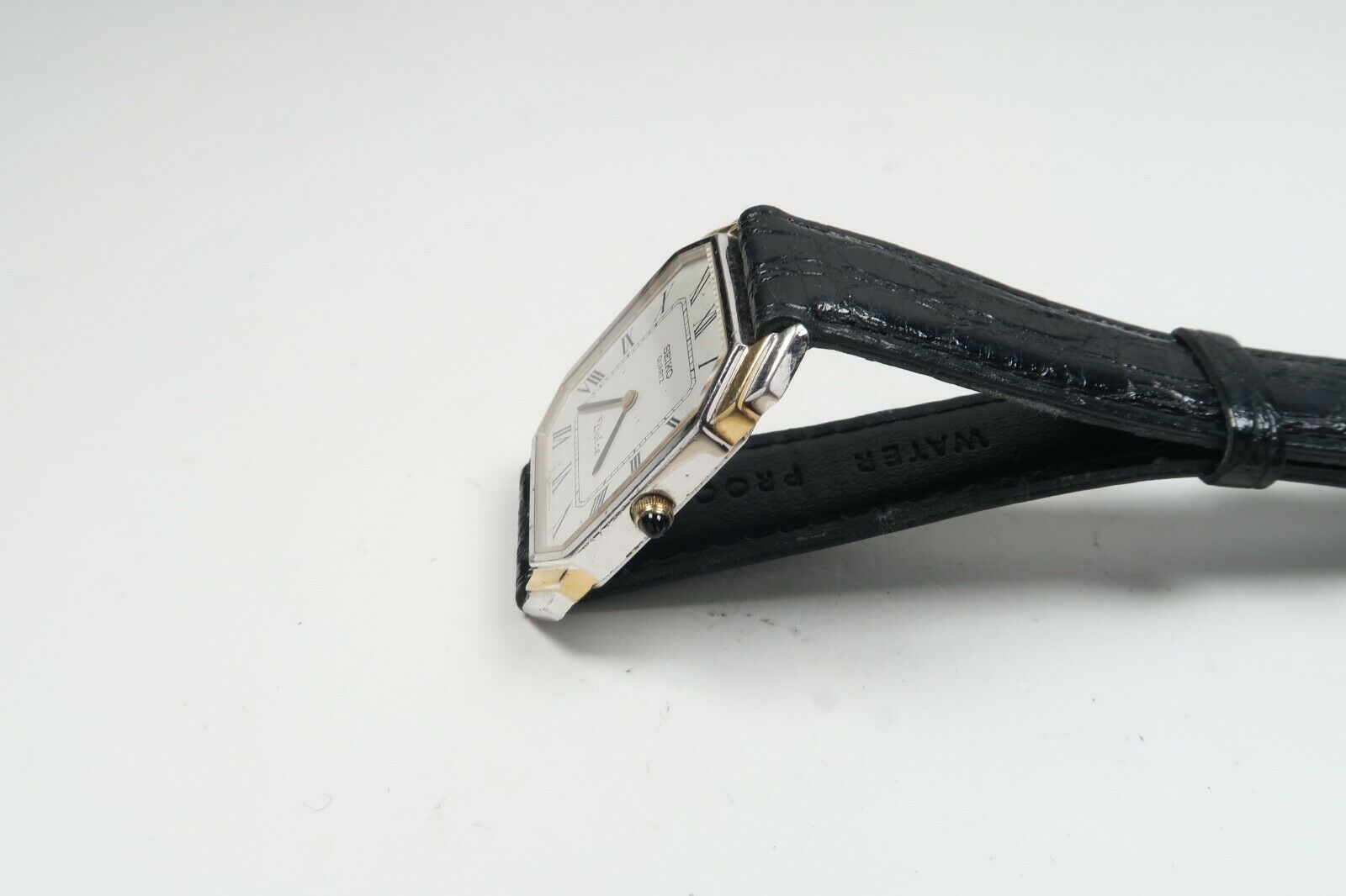 Vintage SEIKO QUARTZ DOLCE 6020-5940 STAINLESS Mens Watch JAPAN 